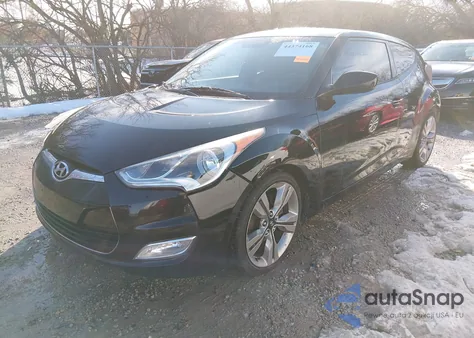 2012 Hyundai Veloster Base W/Red/Black z USA, uszkodzony, nr VIN KMHTC6AD6CU074895